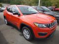 Front 3/4 View of 2019 Jeep Compass Sport #6
