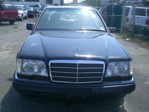 Midnight Blue Mercedes-Benz E 320 Sedan.  Click to enlarge.