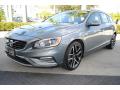 Front 3/4 View of 2018 Volvo V60 Cross Country T5 AWD #5