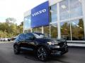 Front 3/4 View of 2019 Volvo XC40 T5 R-Design AWD #1 Front 3/4 View of 2019 Volvo XC40 T5 R-Design AWD #1