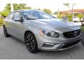 Front 3/4 View of 2018 Volvo S60 T5 Dynamic #2