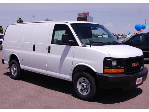 Summit White GMC Savana Van 3500 Cargo.  Click to enlarge.