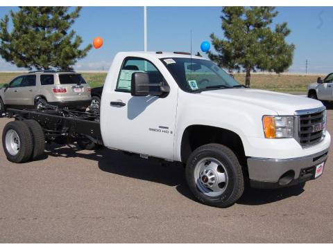 Summit White GMC Sierra 3500HD Regular Cab 4x4 Chassis.  Click to enlarge.