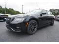 Front 3/4 View of 2019 Chrysler 300 Touring #3