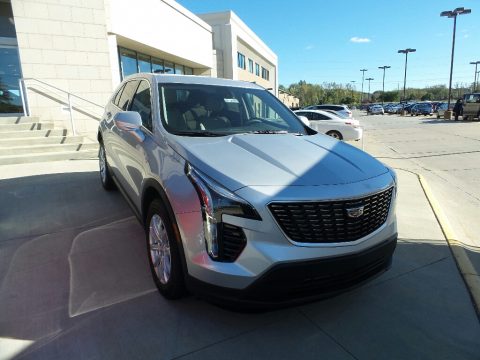 Radiant Silver Metallic Cadillac XT4 Luxury AWD.  Click to enlarge.