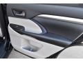 Door Panel of 2019 Toyota Highlander SE AWD #26