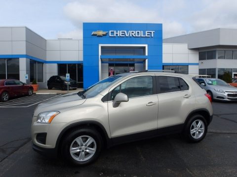 Champagne Silver Metallic Chevrolet Trax LT AWD.  Click to enlarge.
