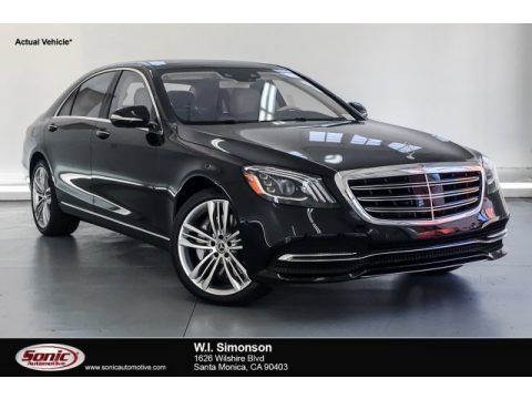 Black Mercedes-Benz S 560 Sedan.  Click to enlarge.