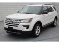 Front 3/4 View of 2019 Ford Explorer XLT #3