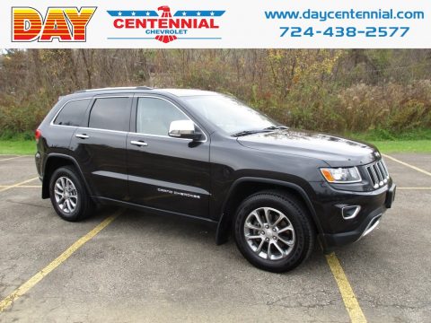 Brilliant Black Crystal Pearl Jeep Grand Cherokee Limited 4x4.  Click to enlarge.