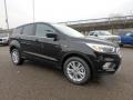 Front 3/4 View of 2019 Ford Escape SE 4WD #9