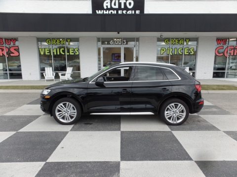 Brilliant Black Audi Q5 2.0 TFSI Premium Plus quattro.  Click to enlarge.