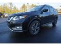 Front 3/4 View of 2018 Nissan Rogue SL #3