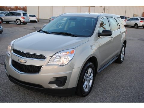 Champagne Silver Metallic Chevrolet Equinox LS.  Click to enlarge.