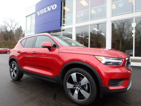 Fusion Red Metallic Volvo XC40 T4 Momentum.  Click to enlarge.