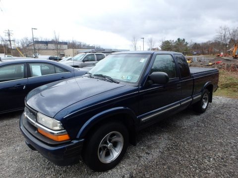 Indigo Blue Metallic Chevrolet S10 LS Extended Cab.  Click to enlarge.