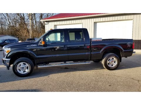 Tuxedo Black Ford F250 Super Duty XLT Crew Cab 4x4.  Click to enlarge.