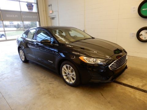 Agate Black Ford Fusion Hybrid SE.  Click to enlarge.