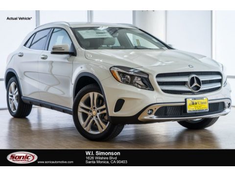 Cirrus White Mercedes-Benz GLA 250.  Click to enlarge.