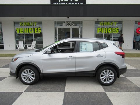 Brilliant Silver Nissan Rogue Sport SV.  Click to enlarge.