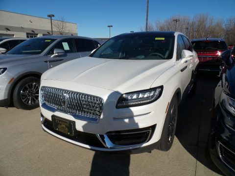 White Platinum Lincoln Nautilus Reserve AWD.  Click to enlarge.