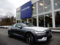 Front 3/4 View of 2019 Volvo S60 T6 Inscription AWD #1