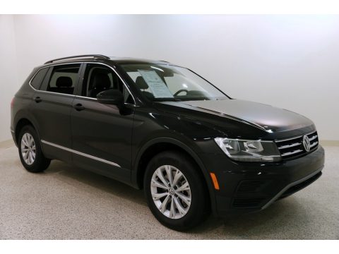 Deep Black Pearl Volkswagen Tiguan SE 4MOTION. Click to enlarge. Deep Black Pearl Volkswagen Tiguan SE 4MOTION. Click to enlarge.