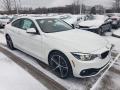Front 3/4 View of 2019 BMW 4 Series 440i xDrive Coupe #1