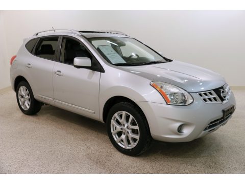 Brilliant Silver Nissan Rogue SV AWD.  Click to enlarge.