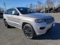 Front 3/4 View of 2019 Jeep Grand Cherokee Altitude 4x4 #1