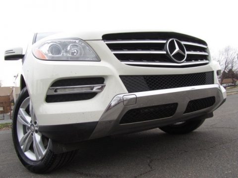 Arctic White Mercedes-Benz ML 350 4Matic.  Click to enlarge.