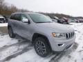 Front 3/4 View of 2019 Jeep Grand Cherokee Limited 4x4 #8