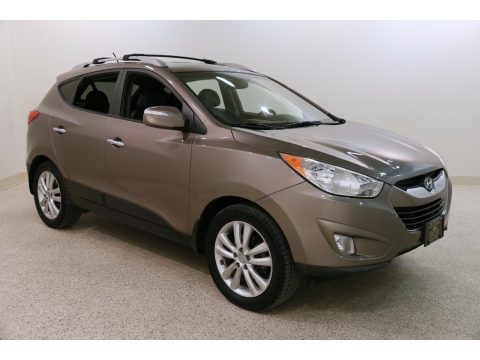 Chai Bronze Hyundai Tucson Limited AWD.  Click to enlarge.