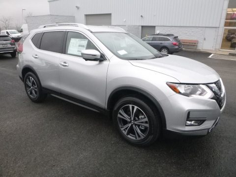 Brilliant Silver Nissan Rogue SV AWD.  Click to enlarge.