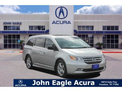 Alabaster Silver Metallic Honda Odyssey Touring.  Click to enlarge.