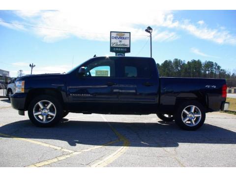 Imperial Blue Metallic Chevrolet Silverado 1500 LT Crew Cab 4x4.  Click to enlarge.