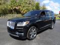 Front 3/4 View of 2019 Lincoln Navigator Reserve 4x4 #1