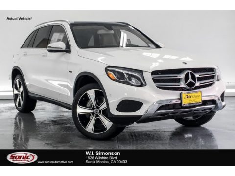 Polar White Mercedes-Benz GLC 350e 4Matic.  Click to enlarge.
