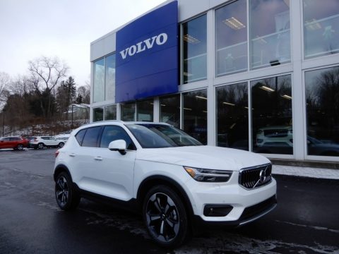 Crystal White Metallic Volvo XC40 T5 Inscription AWD.  Click to enlarge.