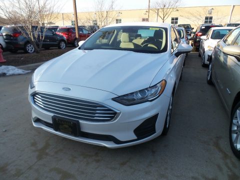 White Platinum Ford Fusion Hybrid SE.  Click to enlarge.