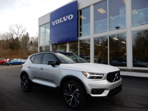 Bright Silver Metallic Volvo XC40 T5 R-Design AWD.  Click to enlarge.