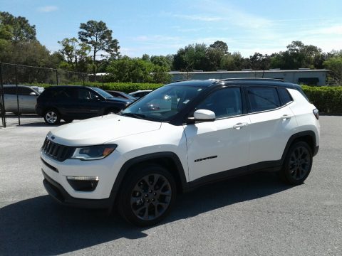 Pearl White Tri–Coat Jeep Compass High Altitude.  Click to enlarge.