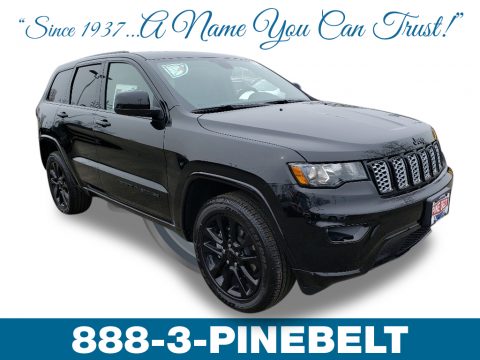 Diamond Black Crystal Pearl Jeep Grand Cherokee Altitude 4x4.  Click to enlarge.