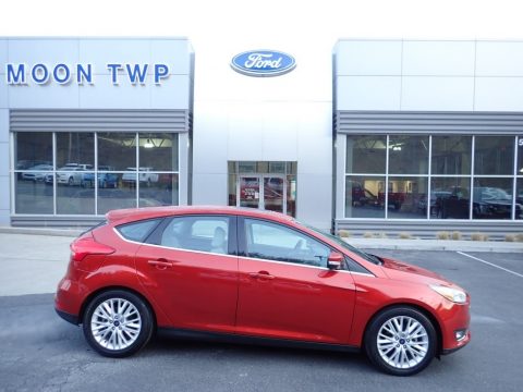 Hot Pepper Red Ford Focus Titanium Hatch.  Click to enlarge.