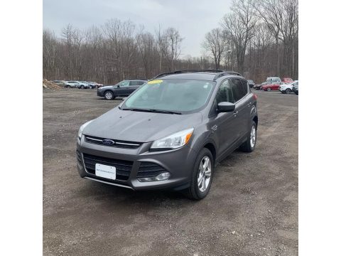 Sterling Gray Metallic Ford Escape SE 2.0L EcoBoost 4WD.  Click to enlarge.