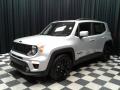 Front 3/4 View of 2019 Jeep Renegade Altitude #2