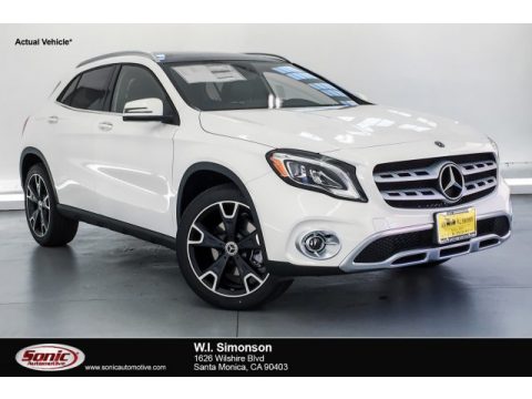 Polar White Mercedes-Benz GLA 250.  Click to enlarge.