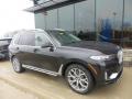 Front 3/4 View of 2019 BMW X7 xDrive40i #1