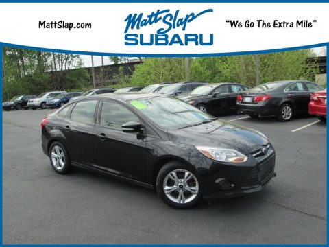 Tuxedo Black Ford Focus SE Sedan.  Click to enlarge.