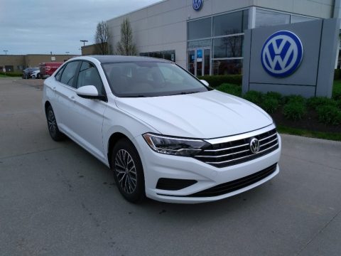 Pure White Volkswagen Jetta SE.  Click to enlarge.